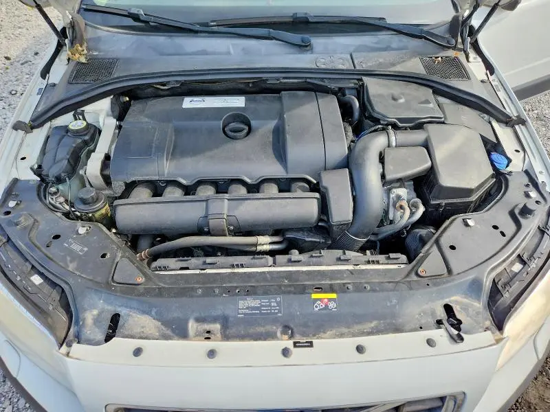 2011 VOLVO XC70 3.2  