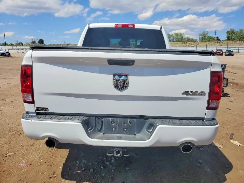 2014 RAM 1500 ST  