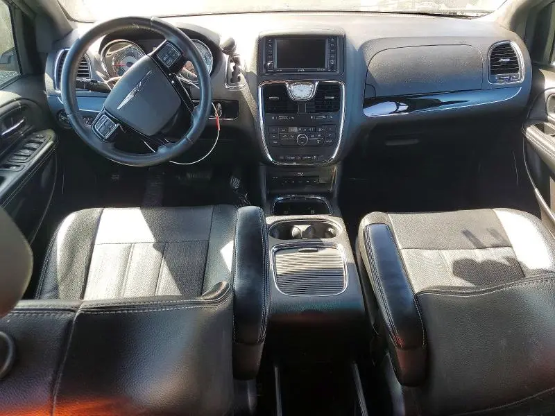 2015 CHRYSLER TOWN & CTY   
