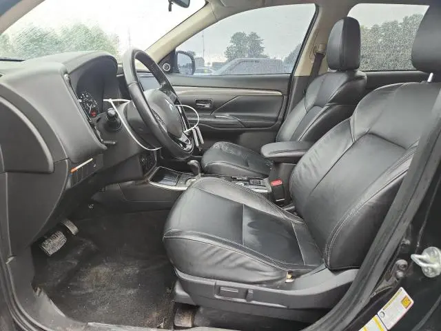 2019 MITSUBISHI OUTLANDER SE  