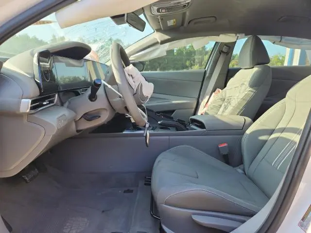 2024 HYUNDAI ELANTRA SEL  