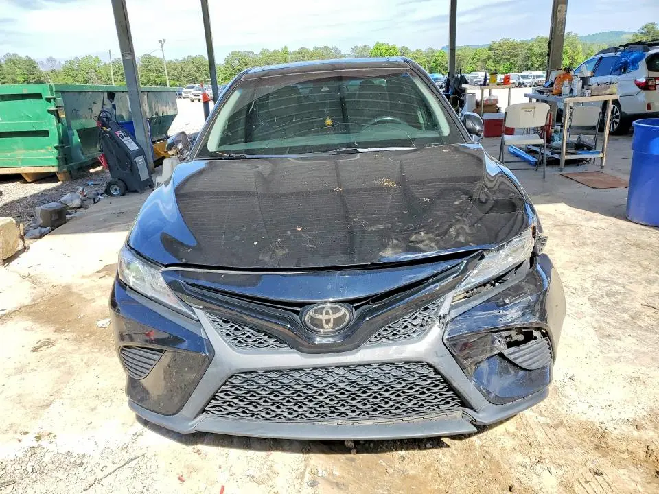 2018 TOYOTA CAMRY SE  