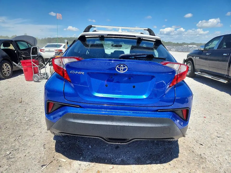 2019 TOYOTA C-HR XLE  