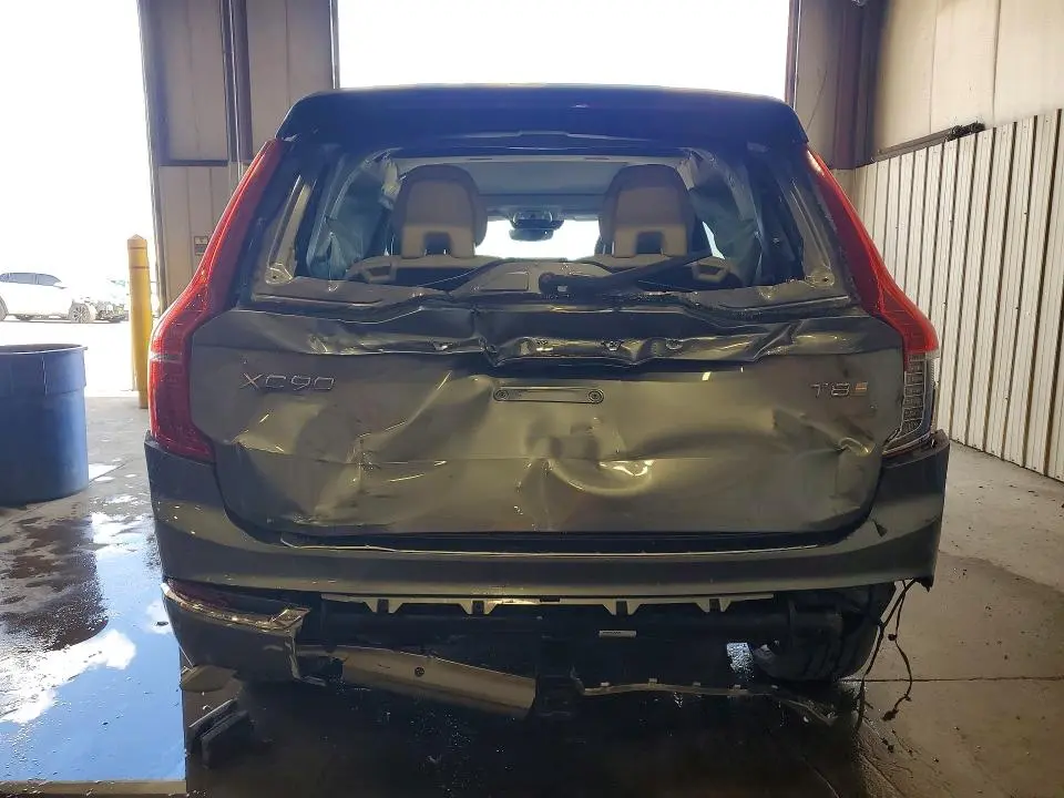 2017 VOLVO XC90 T8  