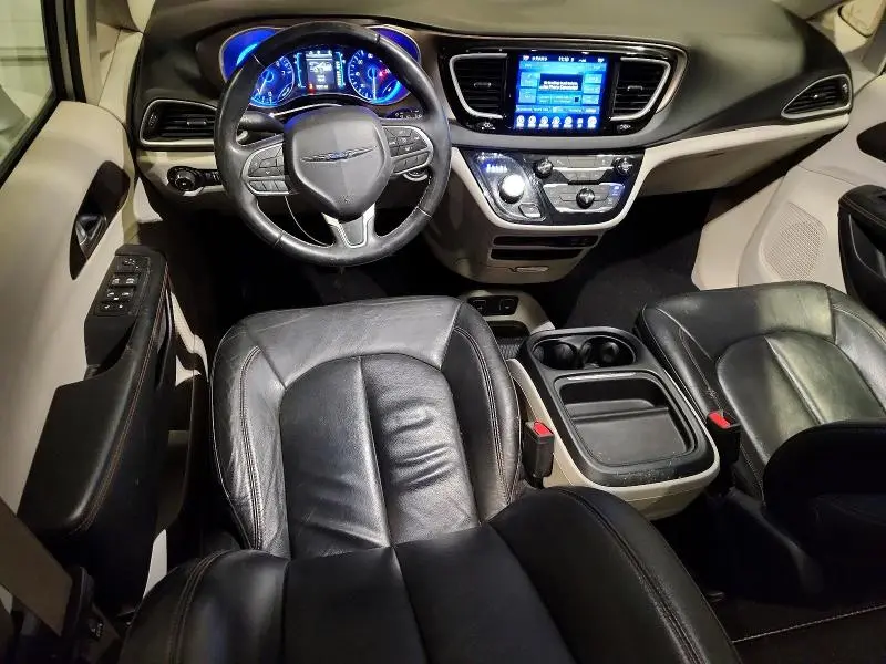 2017 CHRYSLER PACIFICA TOURING L  