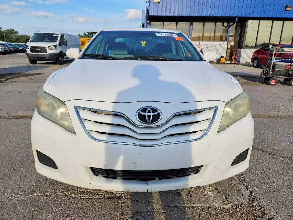 2011 TOYOTA CAMRY LE  