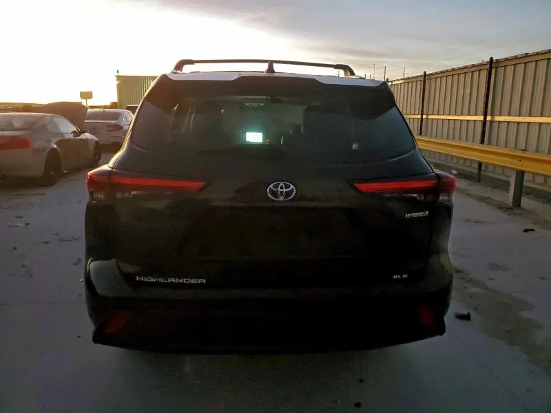 2023 TOYOTA HIGHLANDER HYBRID XLE  