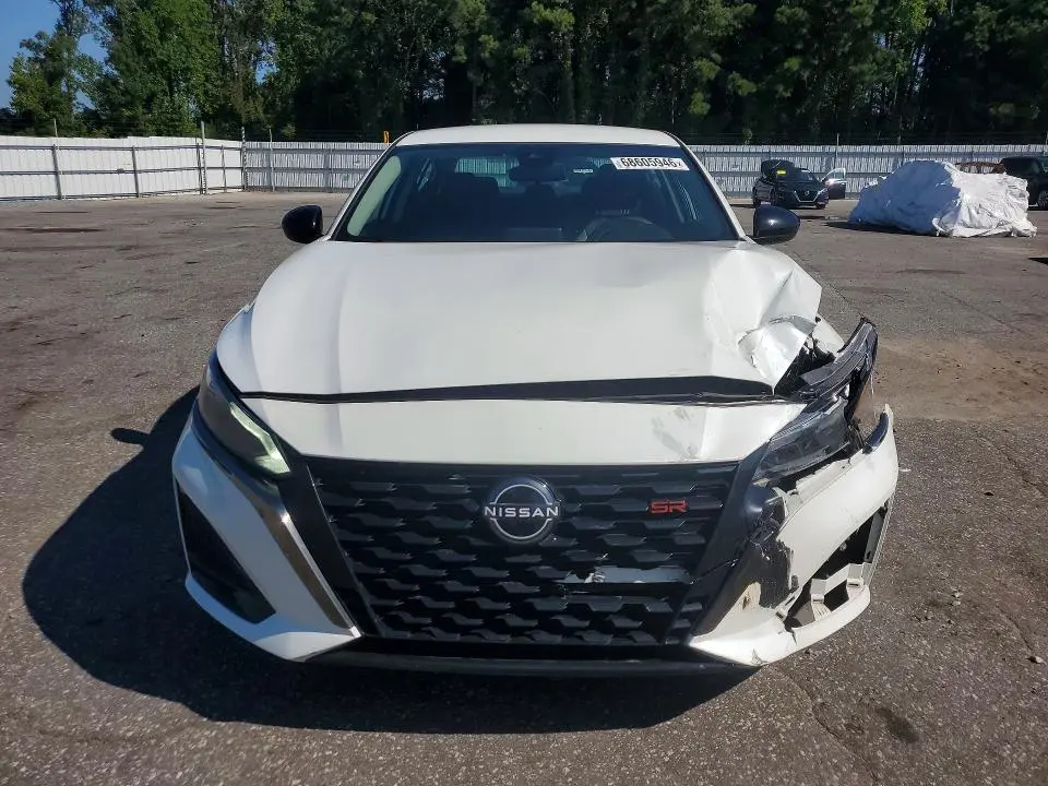 2024 NISSAN ALTIMA SR  