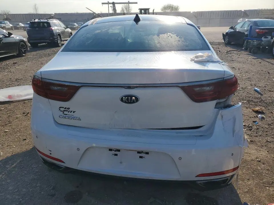 2017 KIA CADENZA PREMIUM  