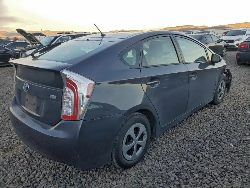 2015 TOYOTA PRIUS   