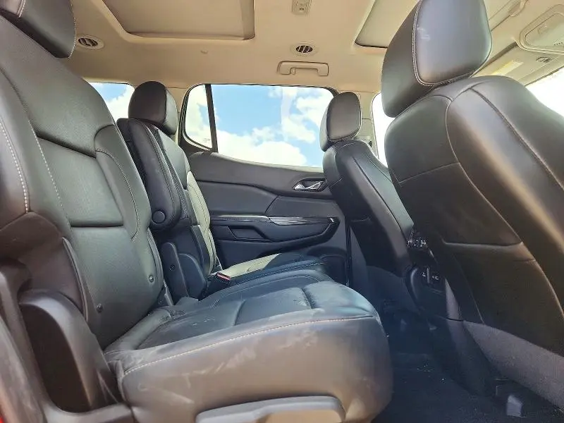 2021 GMC ACADIA SLT  