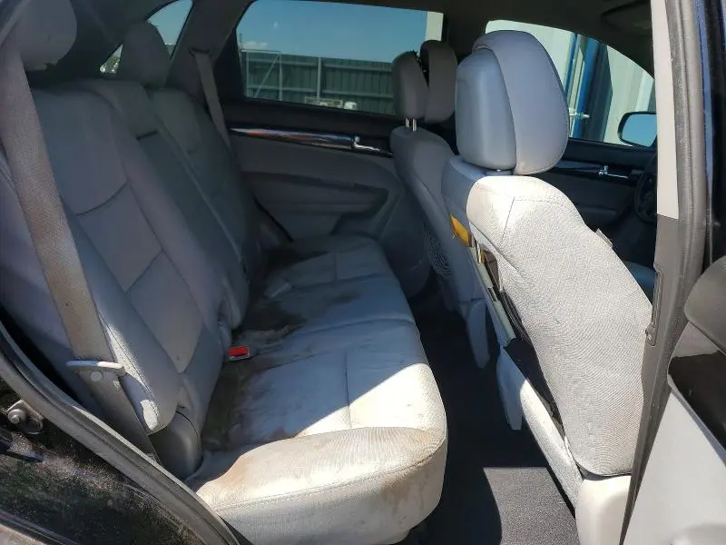 2012 KIA SORENTO LX  