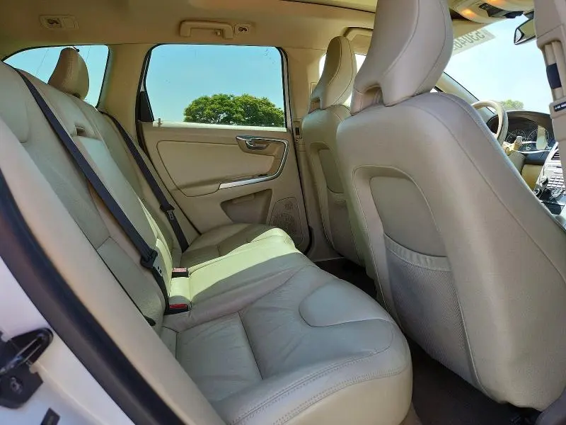 2010 VOLVO XC60 3.2  
