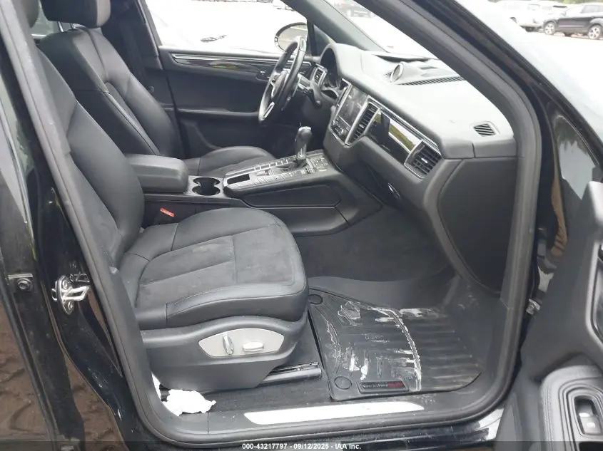 2017 PORSCHE MACAN S