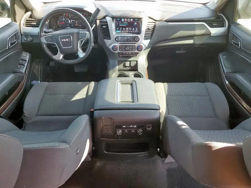 2017 GMC YUKON SLE  