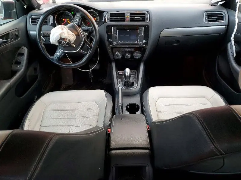 2016 VOLKSWAGEN JETTA SPORT  