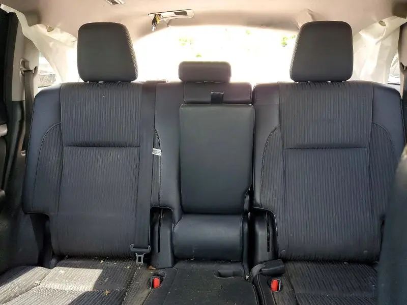 2015 TOYOTA HIGHLANDER LE  