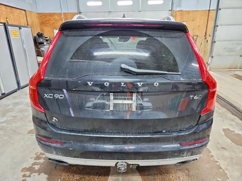 2016 VOLVO XC90 T6  