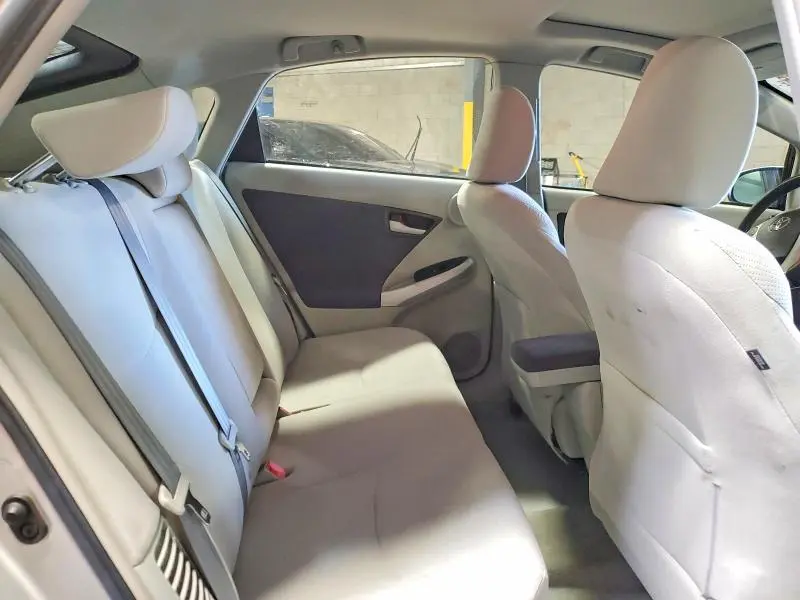 2010 TOYOTA PRIUS III  