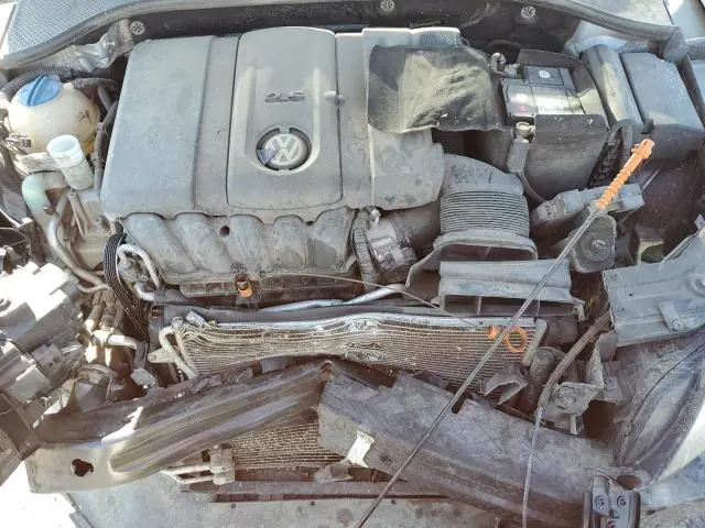 2013 VOLKSWAGEN PASSAT SE  