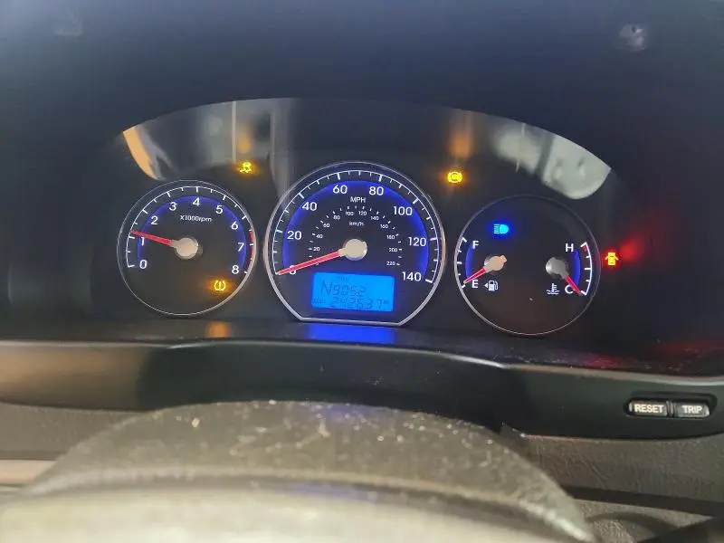 2011 HYUNDAI SANTA FE GLS  