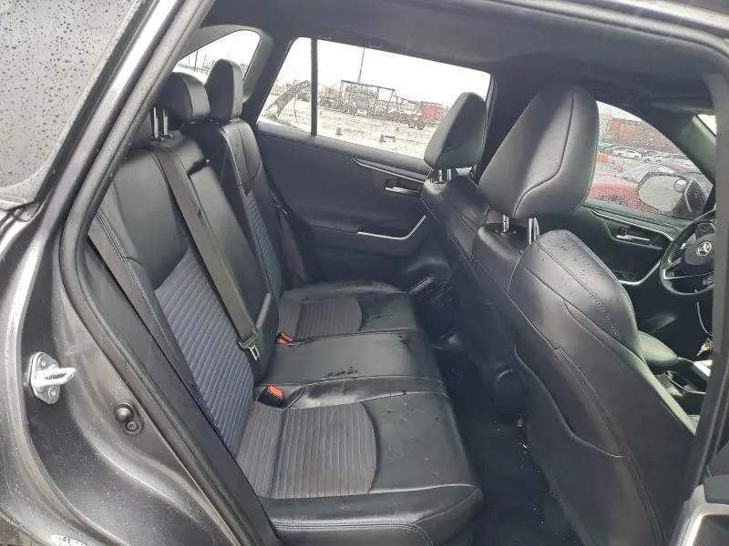 2019 TOYOTA RAV4 XSE  