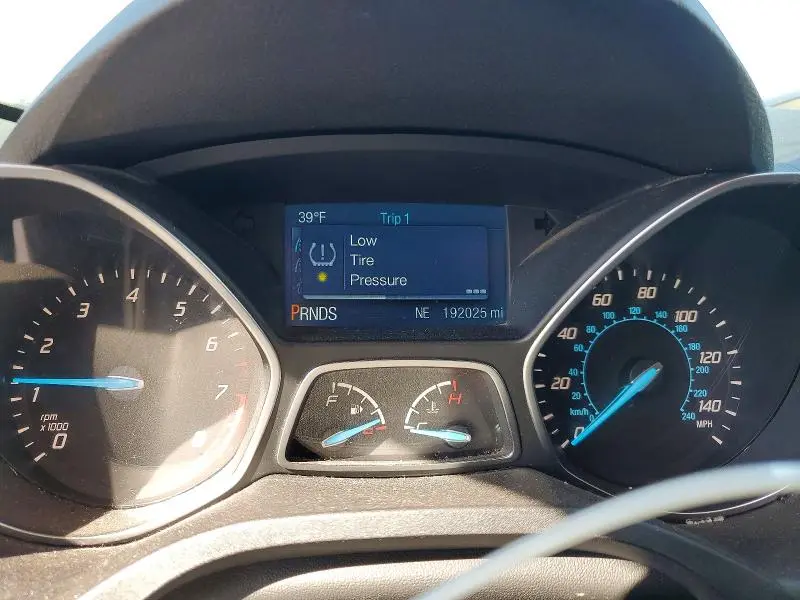 2015 FORD ESCAPE SE  