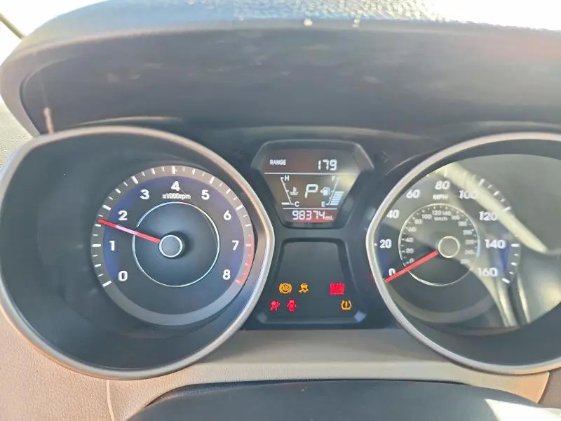 2014 HYUNDAI ELANTRA SE  