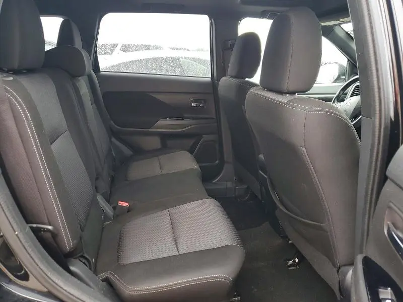 2018 MITSUBISHI OUTLANDER SE  