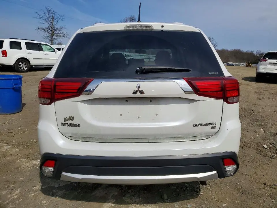 2016 MITSUBISHI OUTLANDER SE  