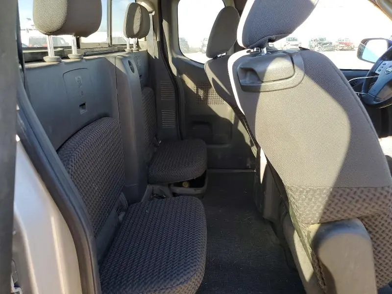 2011 NISSAN FRONTIER SV  