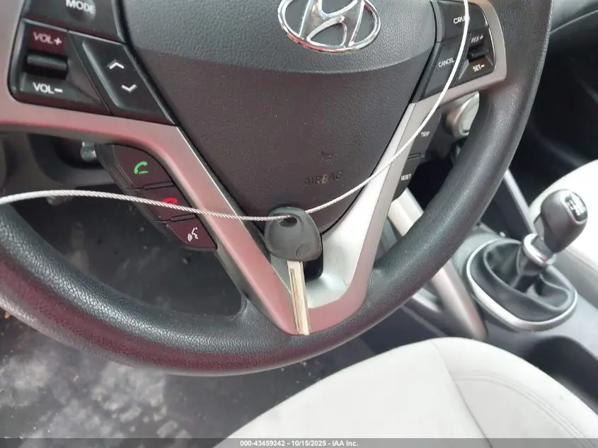 2013 HYUNDAI VELOSTER BASE W/GRAY