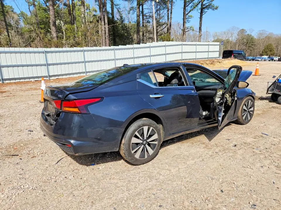 2022 NISSAN ALTIMA 2.5 SV  