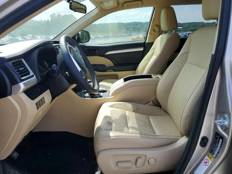 2016 TOYOTA HIGHLANDER LE PLUS  