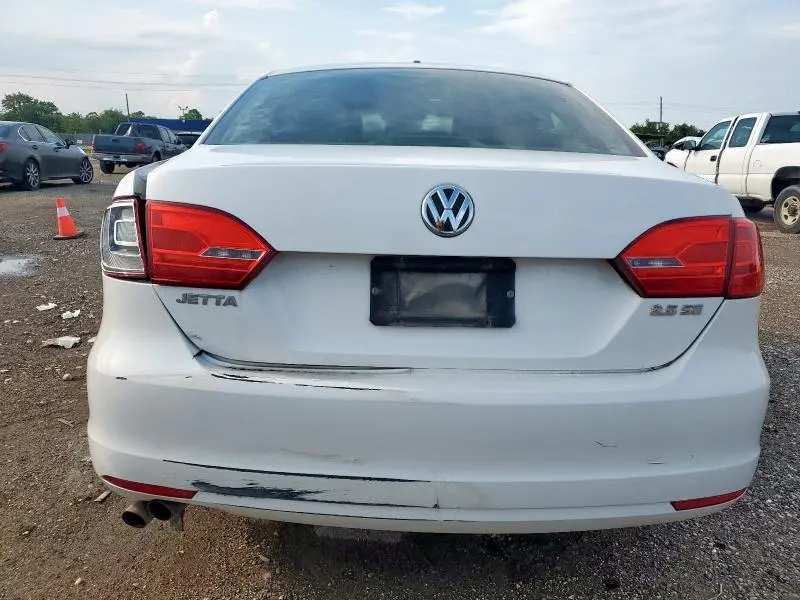 2013 VOLKSWAGEN JETTA SE  