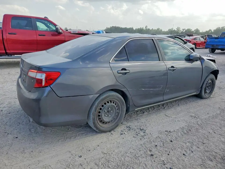 2013 TOYOTA CAMRY LE  