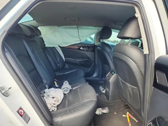 2017 KIA CADENZA PREMIUM  