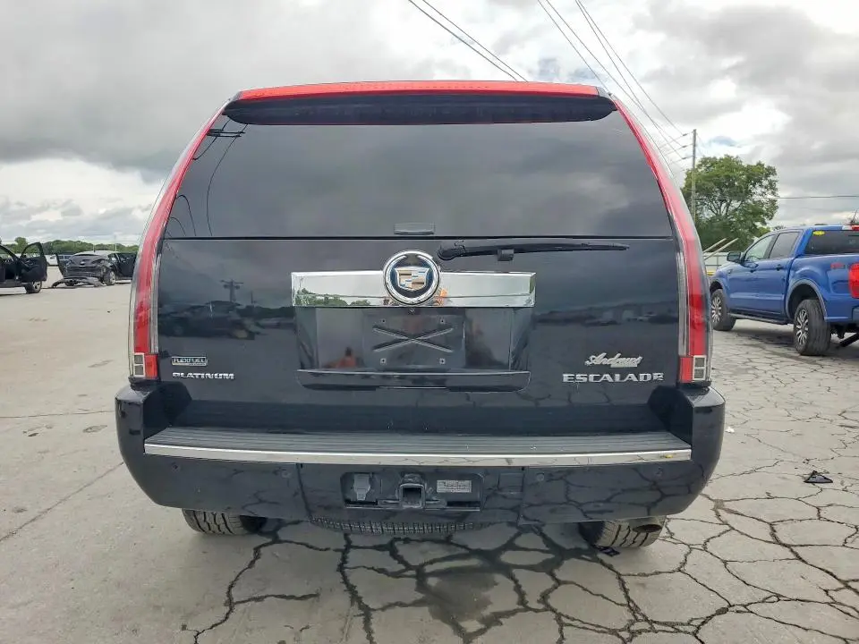 2011 CADILLAC ESCALADE PLATINUM  