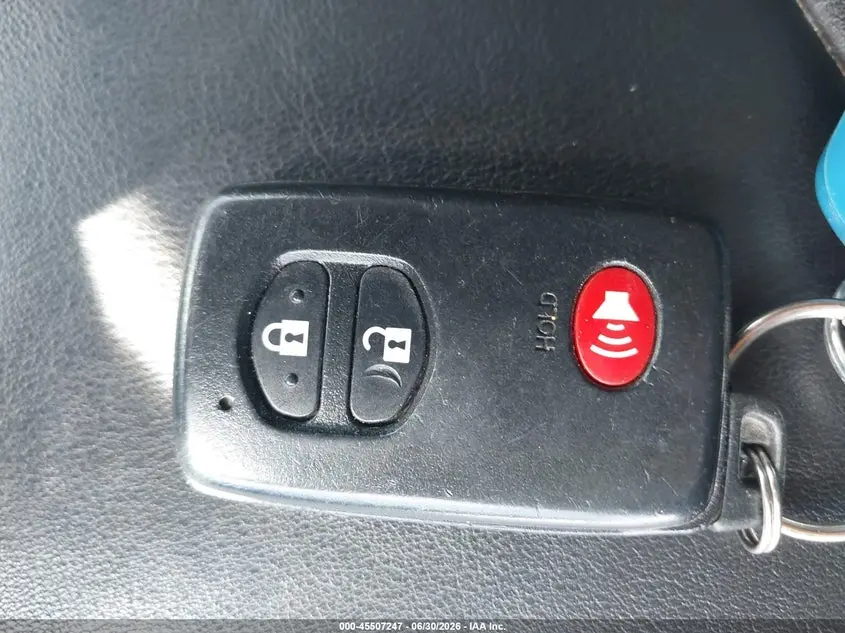 2013 TOYOTA PRIUS THREE SE