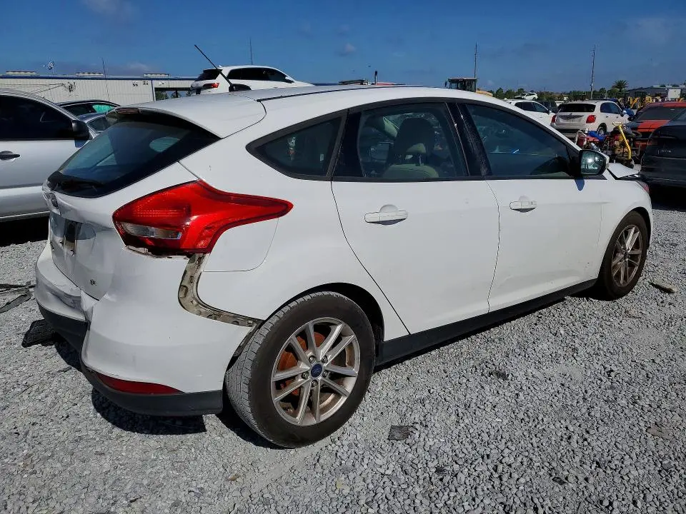2017 FORD FOCUS SE  