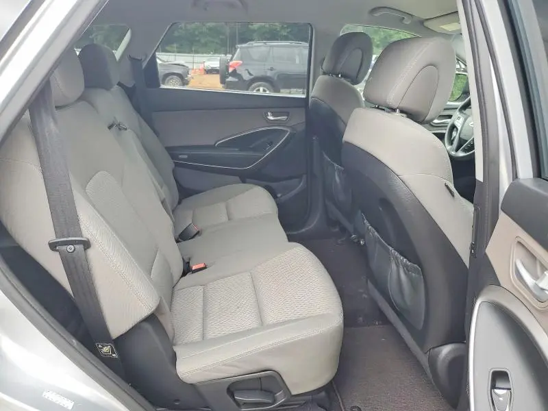 2017 HYUNDAI SANTA FE SE  