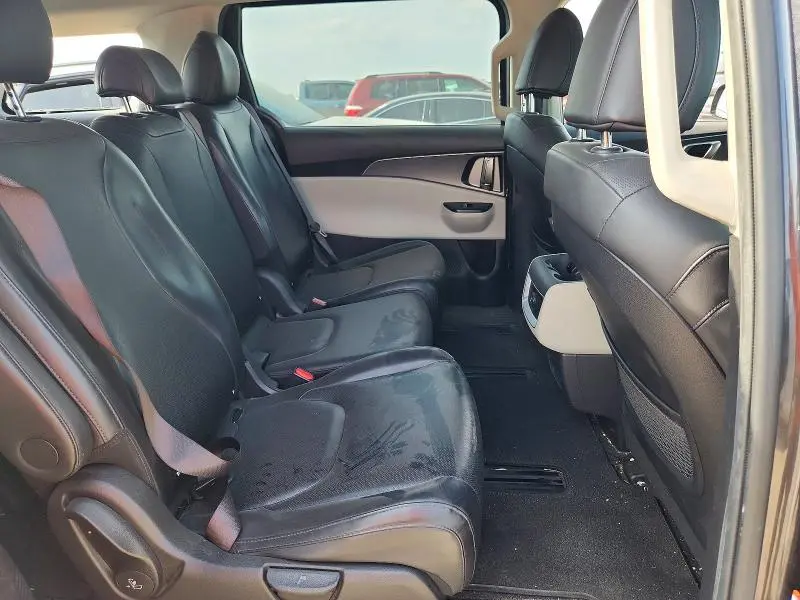 2023 KIA CARNIVAL LX  
