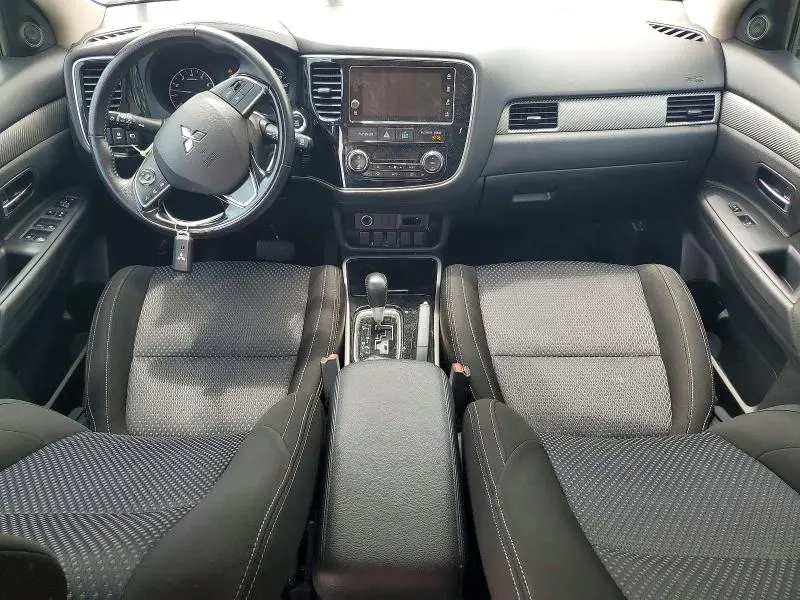 2018 MITSUBISHI OUTLANDER SE  