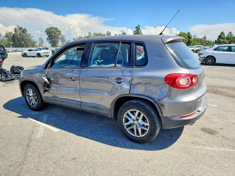 2011 VOLKSWAGEN TIGUAN S  