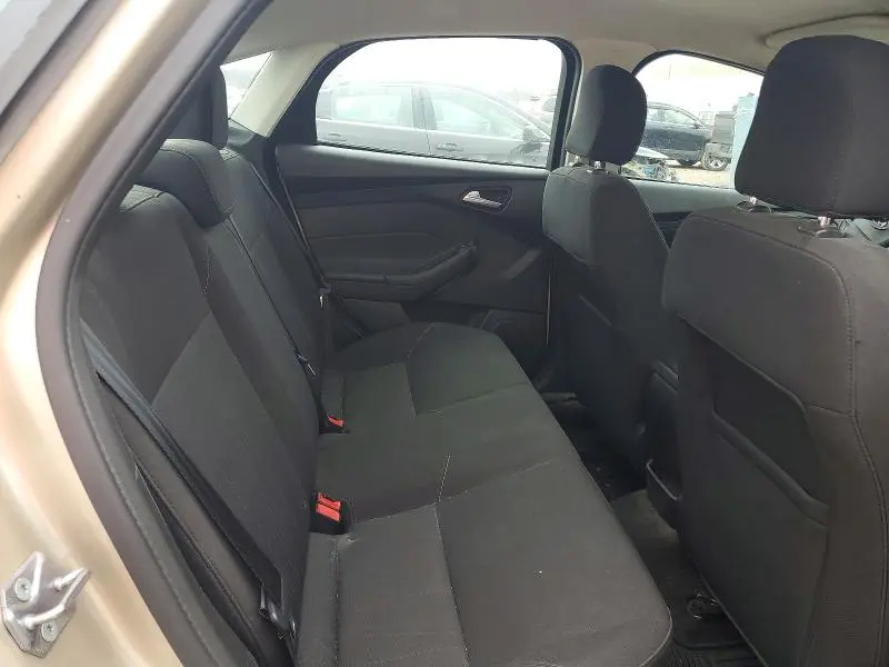 2017 FORD FOCUS SE  