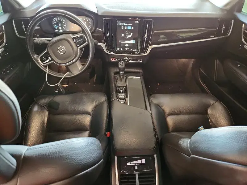 2017 VOLVO S90 T5 MOMENTUM  