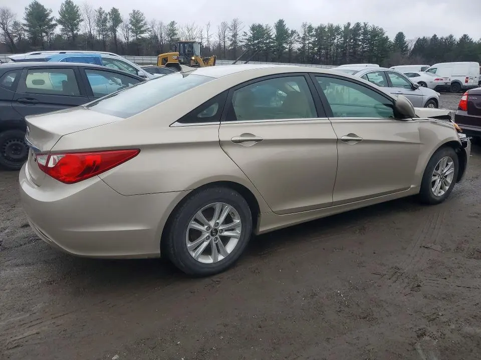 2012 HYUNDAI SONATA GLS  