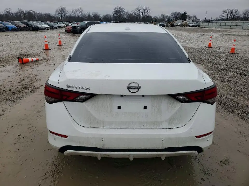 2025 NISSAN SENTRA SV  