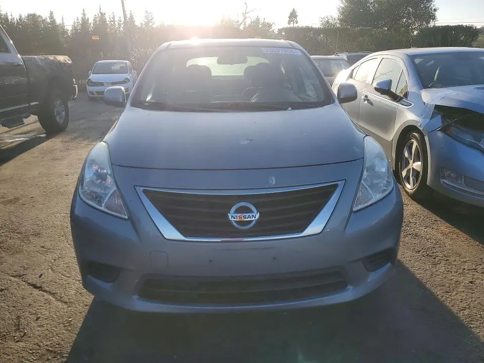 2014 NISSAN VERSA S  