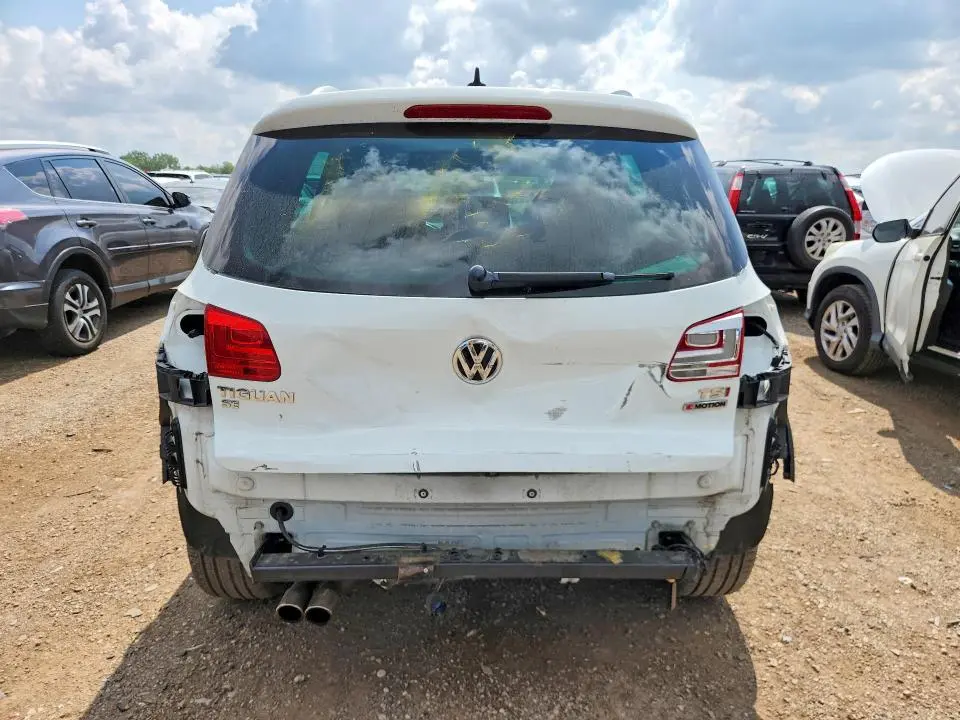 2016 VOLKSWAGEN TIGUAN S  